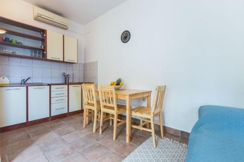  Ivan apartment near beach in Krmčina