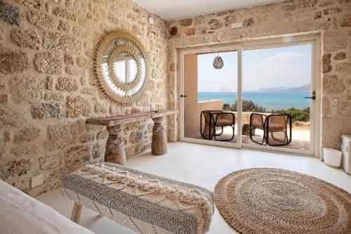 Eight Dimensions Capari Suites Elafonisos in 埃拉福尼索斯鎮中心