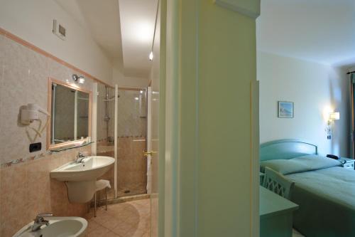 Hotel La Pergola - image 11