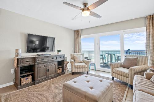 Islander Beach Resort by Panhandle Getaways - image 3