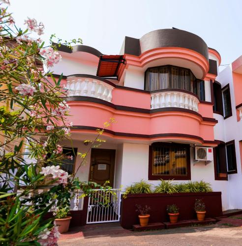 B&B Benaulim - 'Golden Oceans' 3 bhk beach view villa - Bed and Breakfast Benaulim