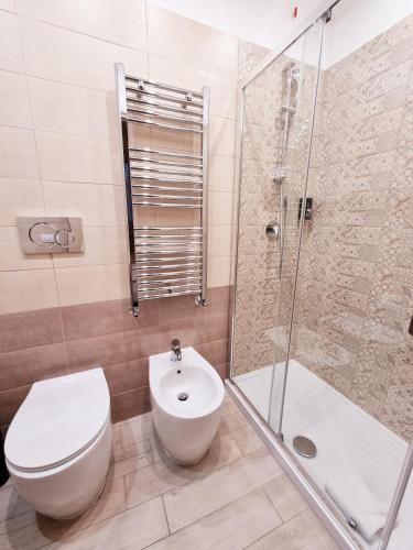 Double or Twin Room image 10