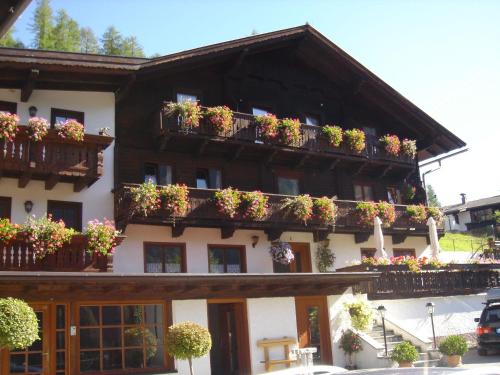 B&B Heiligenblut - Ferienhof-Oberer-Gollmitzer-2-5-km-oberhalb-von-Heiligenblut-ruhige-sonnige-Lage-Glocknerblick - Bed and Breakfast Heiligenblut