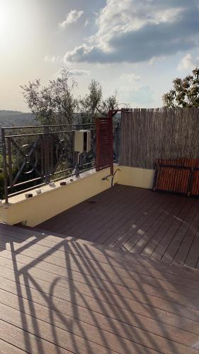 Изглед, La Villa Toscana: Pool & Elah Valley vineyard view in Aderet