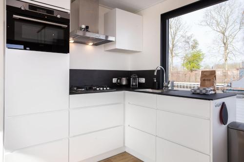 Welcome in - Houseboat 'de Valreep' met tuin - Sneek - Offingawier, Offingawier (photo 6)