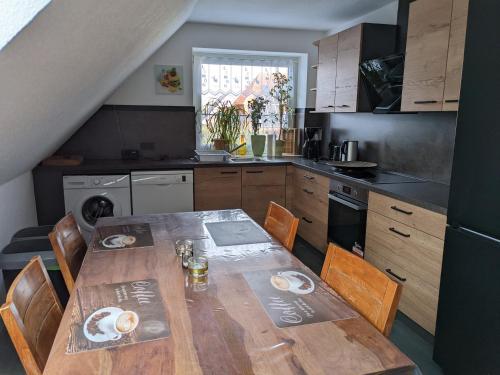 virtuve, Schöne gemütliche Ferienwohnung (Schone gemutliche Ferienwohnung) in Eggebek