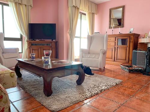 Precioso dúplex céntrico con terraza de 25 m², Ronda (fotografie 2)