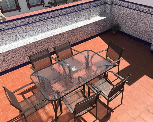 Precioso dúplex céntrico con terraza de 25 m², Ronda (fotografie 8)