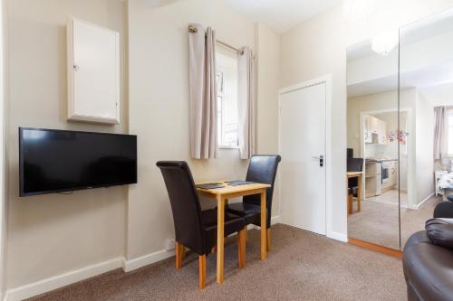 Beachcliffe Holiday Apartments - image 8