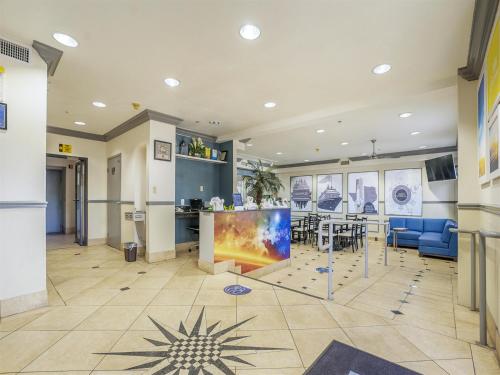 Days Inn & Suites by Wyndham Webster NASA-ClearLake-Houston