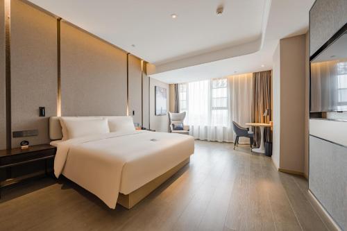 . Atour Hotel Jiaxing Pinghu
