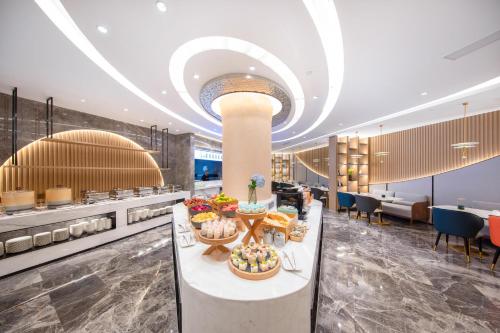Atour Hotel Nanjing Drum Town Qingliang Gate - image 3