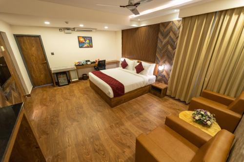 room detail thumbnail 1
