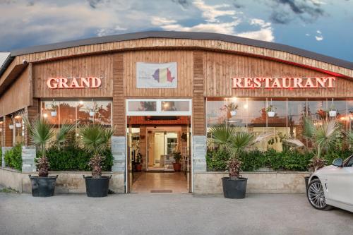 Restaurant, Hotel Grand in Eforie Nord