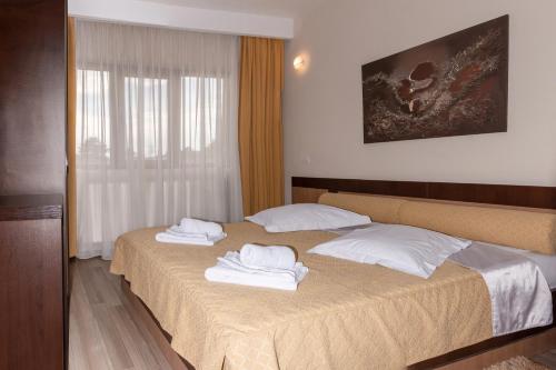 Double or Twin Room with Pool Access image 4
