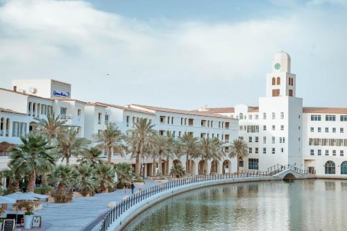 Millennium Lakeview Residences, Dubai