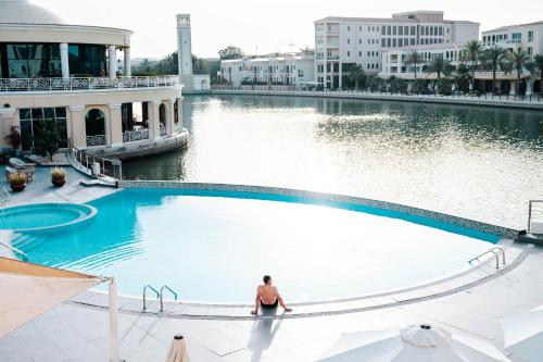 Millennium Lakeview Hotel, Dubai