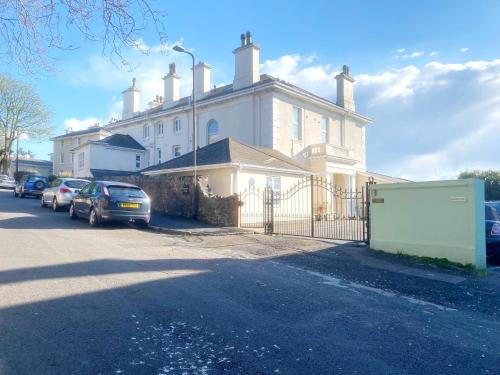 Picture of No2 Ellington Court Apartment
