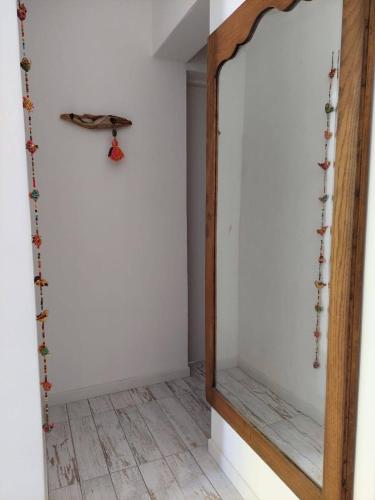 One-Bedroom Apartment image 9