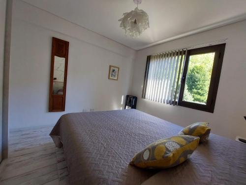 One-Bedroom Apartment image 7