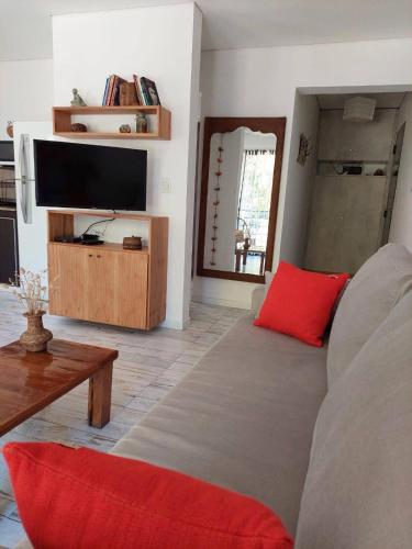 One-Bedroom Apartment image 3