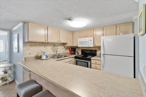 Holiday Surf & Racquet Club 324 - image 5