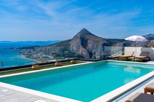 New! Villa BAMM with heated 36sqm pool, 5 en-suite bedrooms and panoramic sea views - Accommodation - Tice
