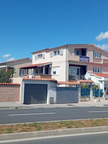 One Bedroom Apartment with Terrace image 5
