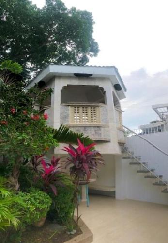 Deluxe Villa Leah Natural Hotspring Resort photo