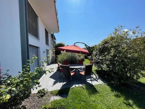 Ferienwohnung mit Terrasse und Garten in Seenähe in Bodman-Ludwigshafen, Deutschland