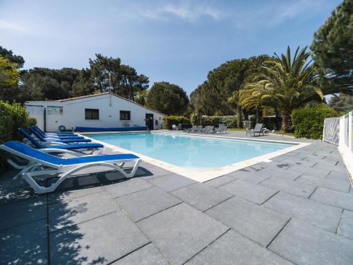 생 마르탱 드 레 Camping 4 etoiles Les Fougeres 4성급 게스트하우스 외관