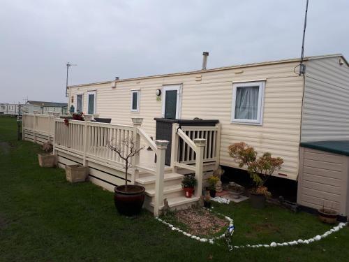Sunrise Retreat - Lyons Lido beach- Vibrant Holiday Homes Limited gîte à louer Prestatyn