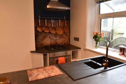 Picture of The Cheltenham, Stylish 1-Bed Victorian Apartment