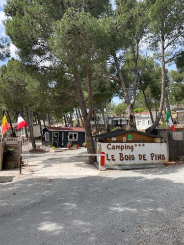 Camping Le Bois De Pins - Camping - Salses-le-Château