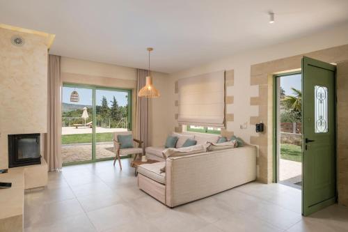 Villa Karina - image 2