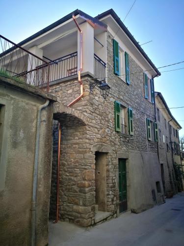 Renovated nice house in an old fortress in Filattiera