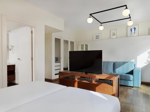 Junior Suite (1 Adult)