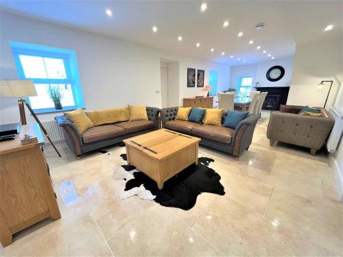 Pub/Lounge, Beautiful House Located Near Kielder Reservoir in Bellingham