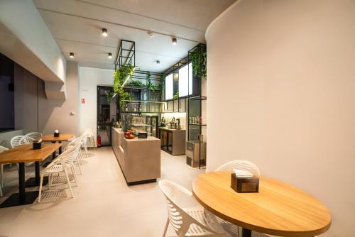 สระว่ายน้ำ, Hotel Boutique Aquarel in ซาเลา