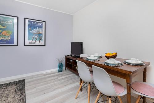 Seaside Apartment Gdynia Redłowo by Noclegi Renters - image 5