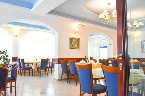 餐廳, 阿德里亞酒店 (Hotel Adria) in 加廸納