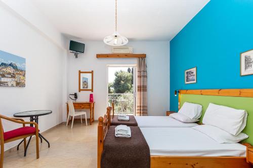 2 twin beds