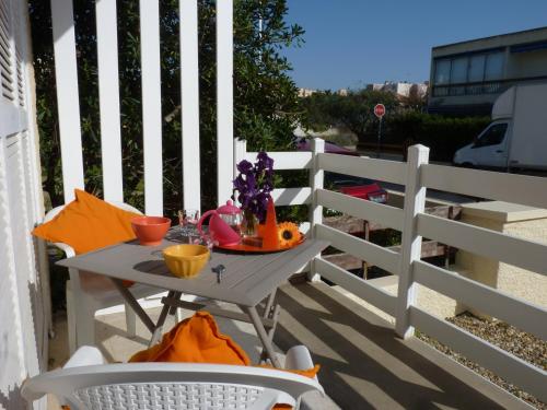 Sol-y-Days Yucca, Agreable appartement en RDC avec petite terrasse et parking à 150m de la plage - Location saisonnière - Le Grau-du-Roi