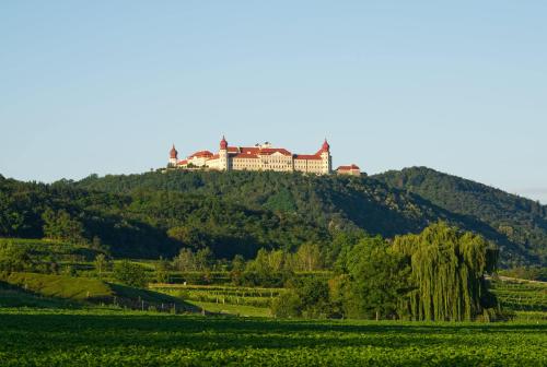 Gästehaus Benediktinerstift Göttweig - Bed & Breakfast Monastery in Furth, Österreich
