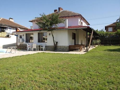 Exterior view, Вила Вълнара in Sredets