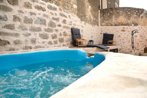 Dandy Villas Mani - Old Tower House - Fireplace - Pool