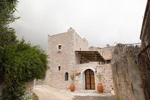 Dandy Villas Mani - Old Tower House - Fireplace - Pool