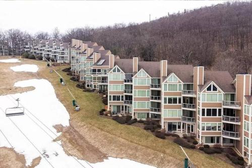 Diamond Adventure Slope Side with Foosball and Arcade at Wintergreen Resort