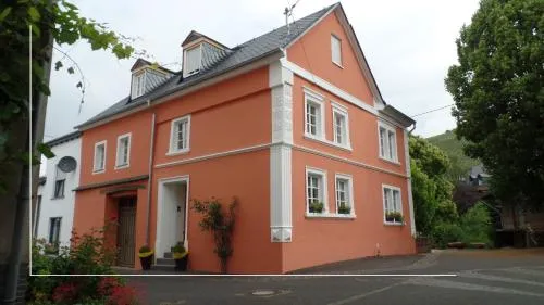 Kruft Veldenz in Veldenz, Deutschland