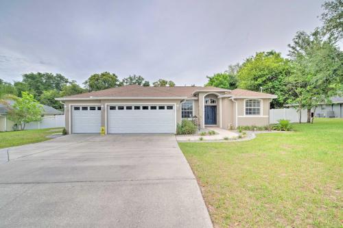 Airy Crystal River Retreat with Backyard Oasis!